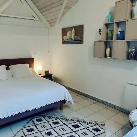 Charming 100m With Balcony Near The *